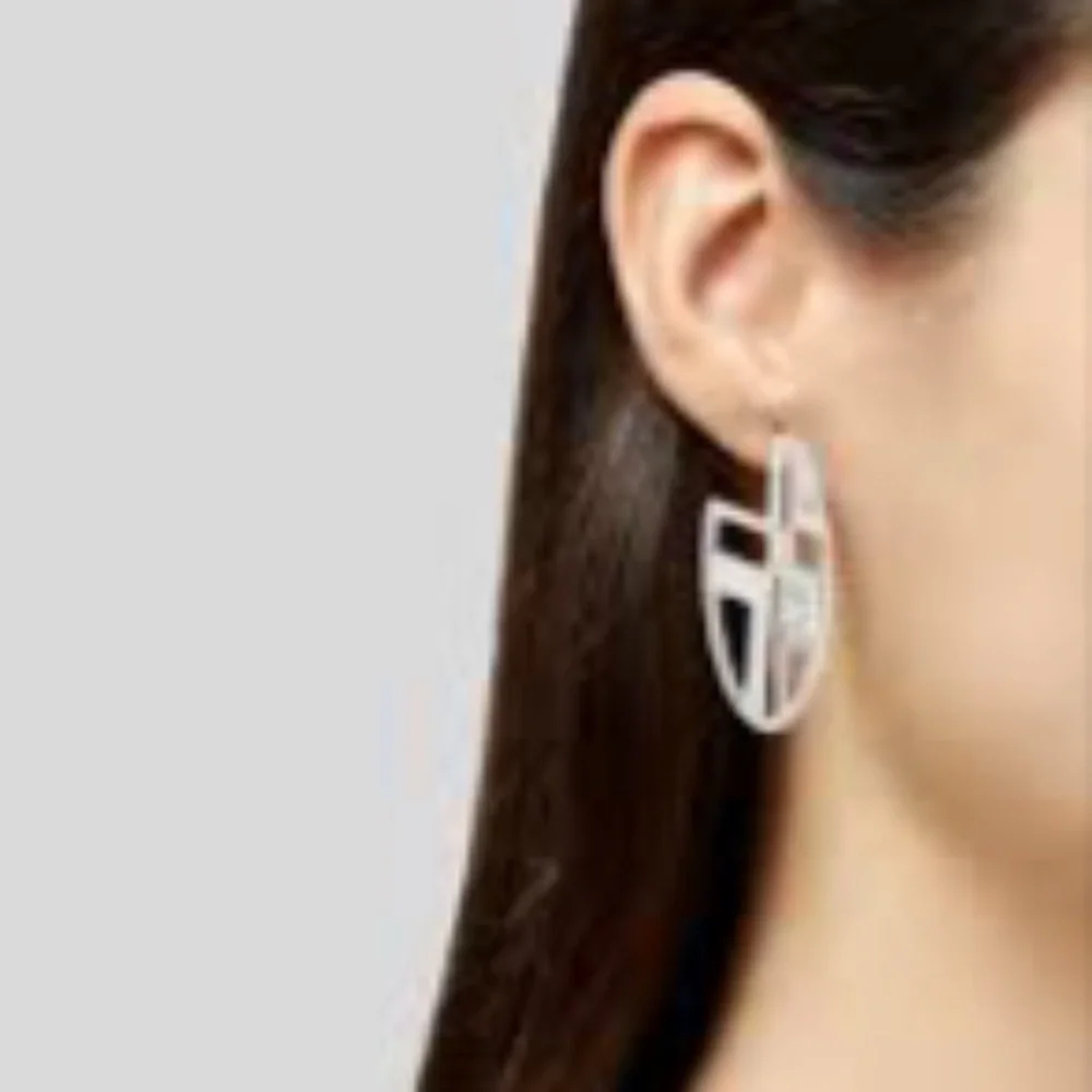 🔥🔥Tory Burch Authentic Jewelry Merchandise At Awesome Prices To Buy Now & Save